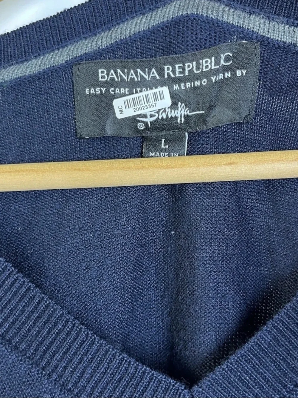 Banana Republic Men’s Navy Blue Extra Fine Merino Wool Sweater V Neck Size L